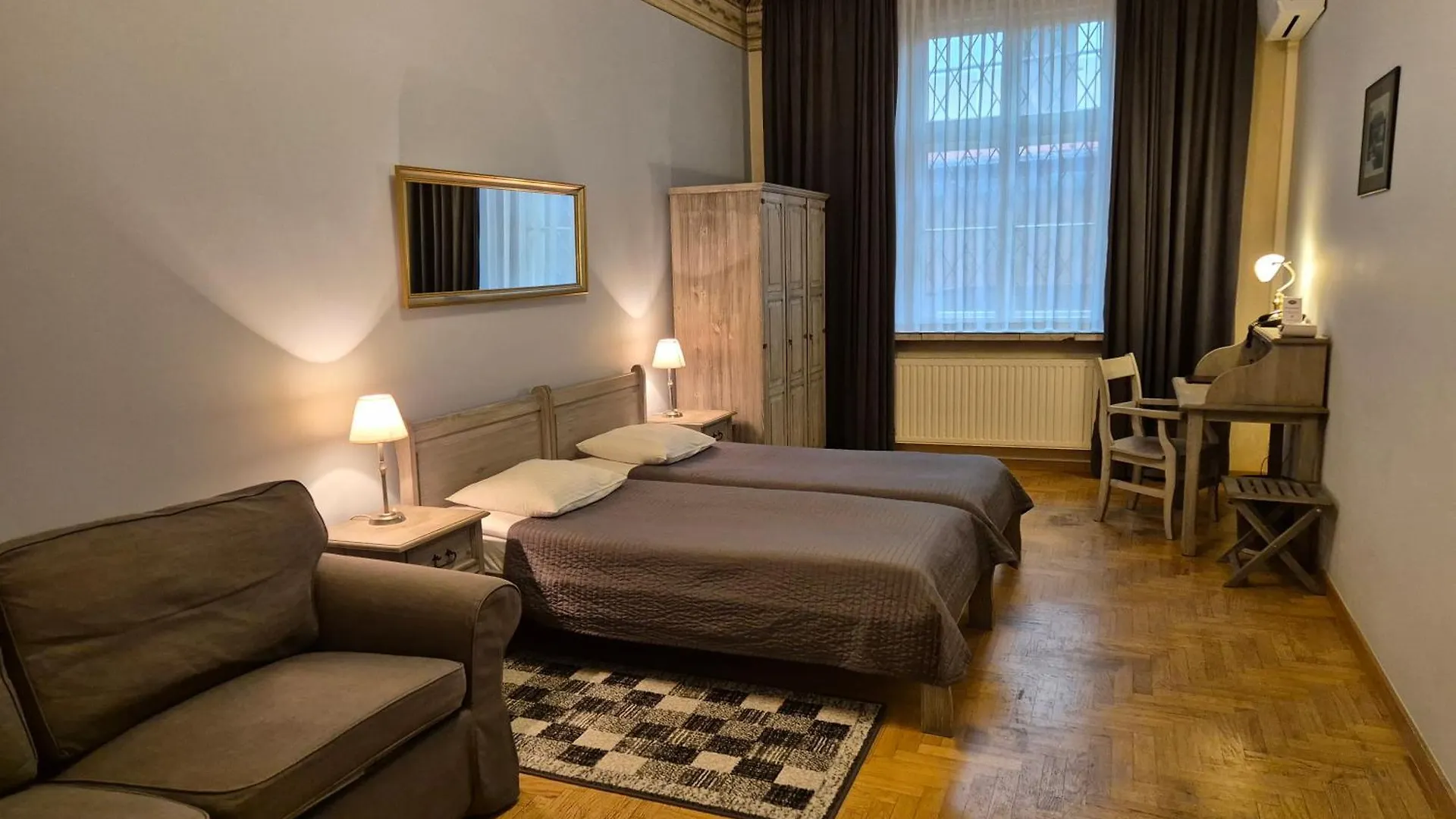 Hotel Mikolaj Cracóvia 3*,  Polónia